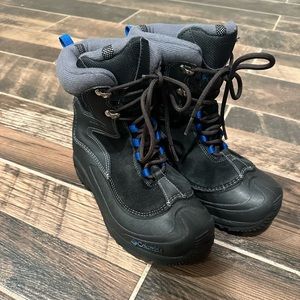 COLUMBIA YOUTH BOY'S SNOW BOOTS Sz 4